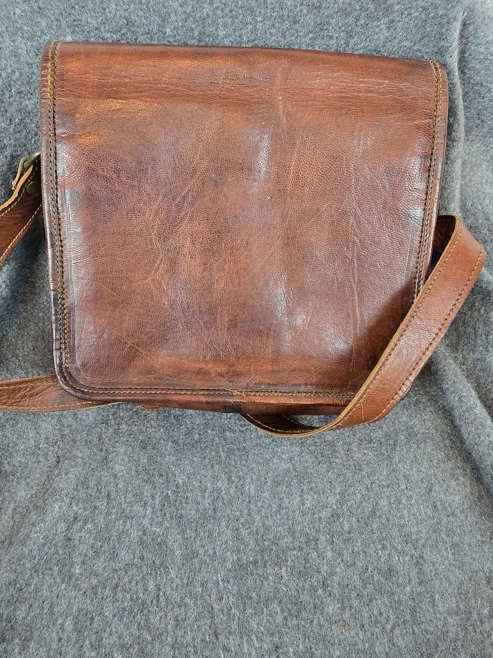 Classic Brown Leather Leather Satchel - Timeless Style - Picture 3 of 5